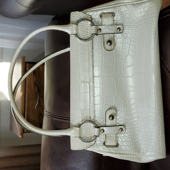 Handbag - Picture 2 of 3